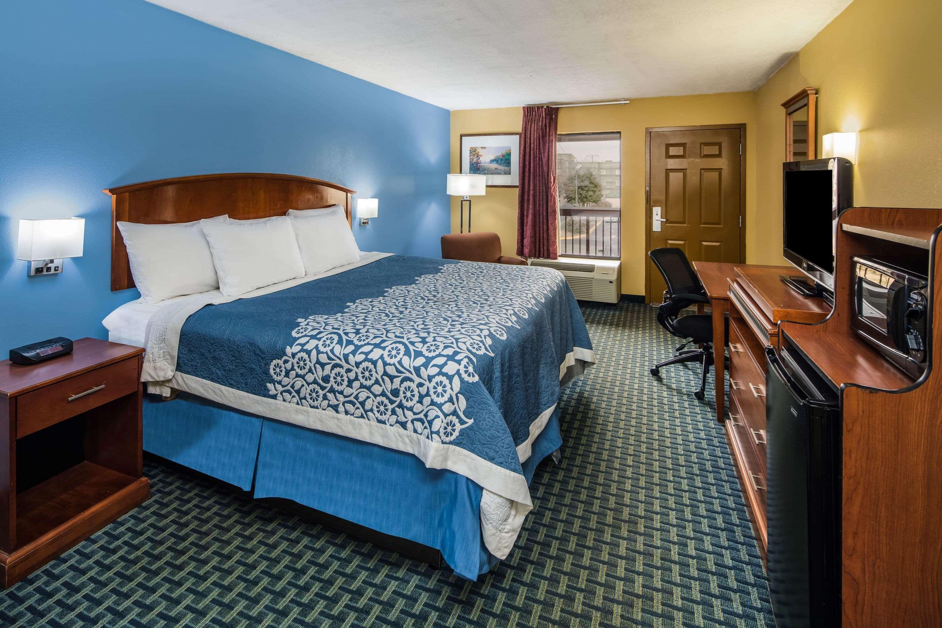 Days Inn By Wyndham Oak Grove/Ft. Campbell Exterior foto