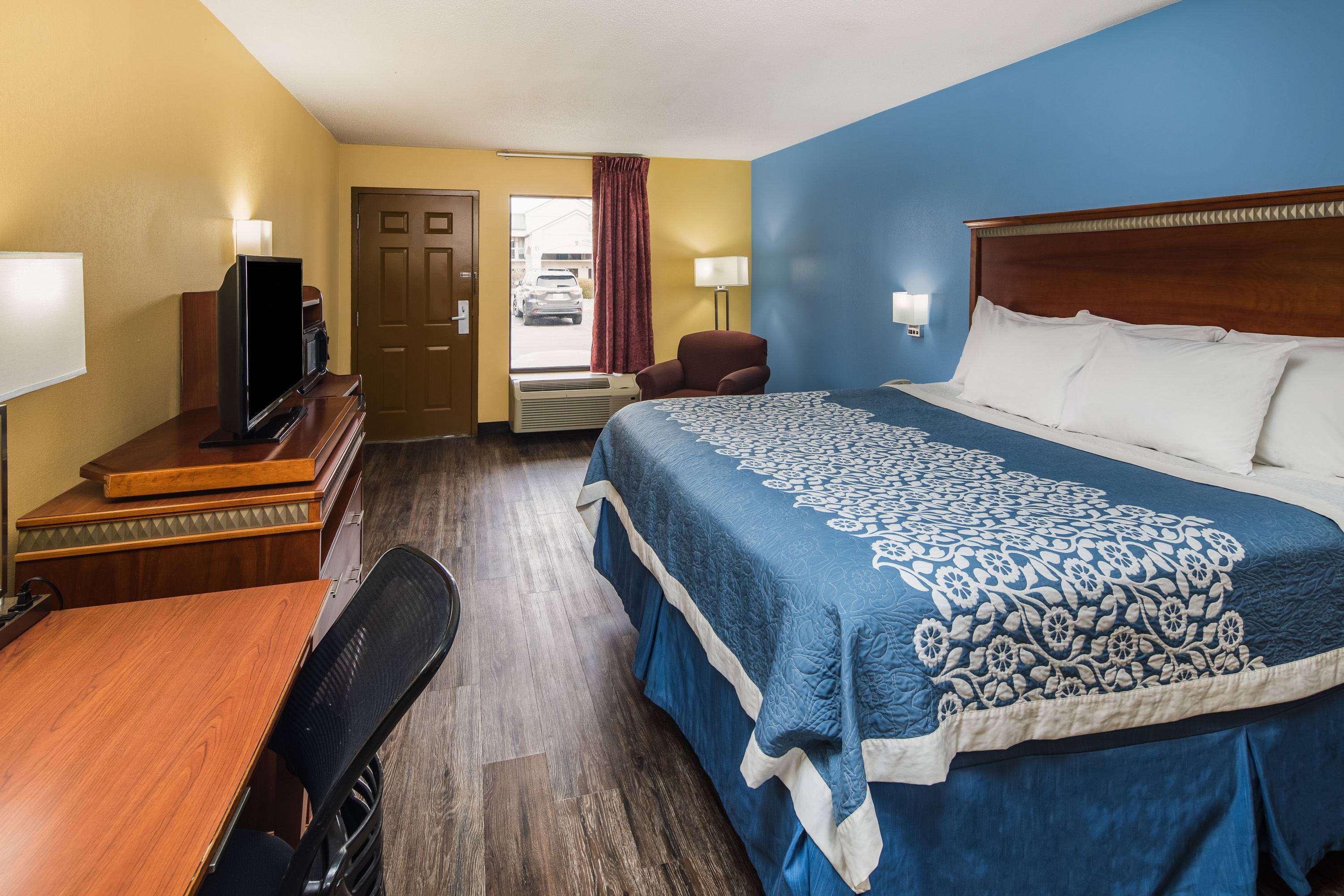 Days Inn By Wyndham Oak Grove/Ft. Campbell Exterior foto
