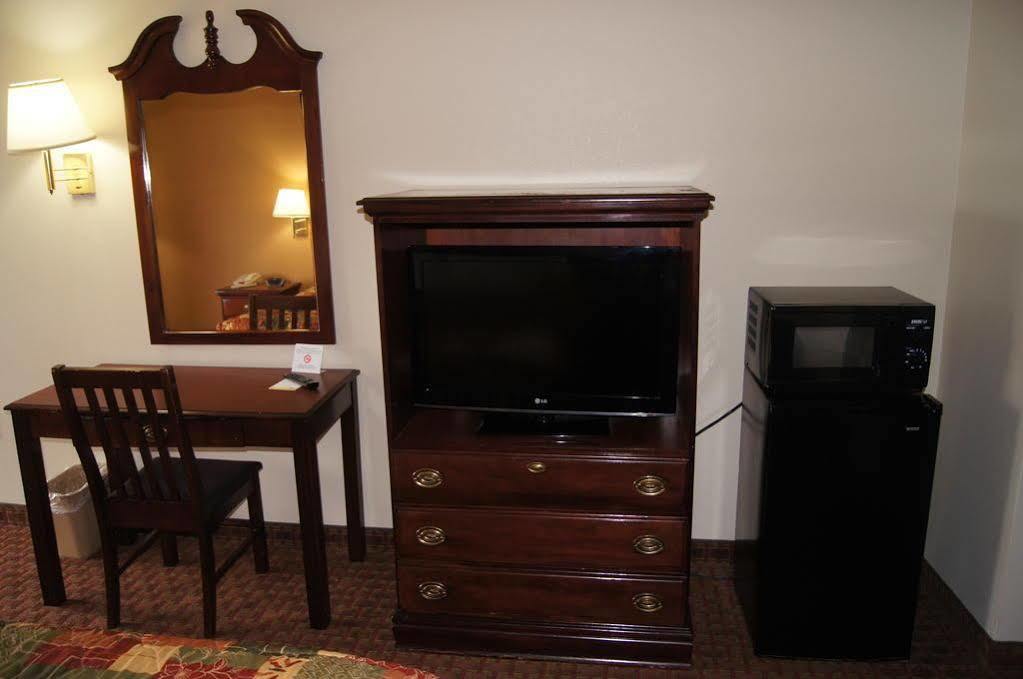 Days Inn By Wyndham Oak Grove/Ft. Campbell Exterior foto
